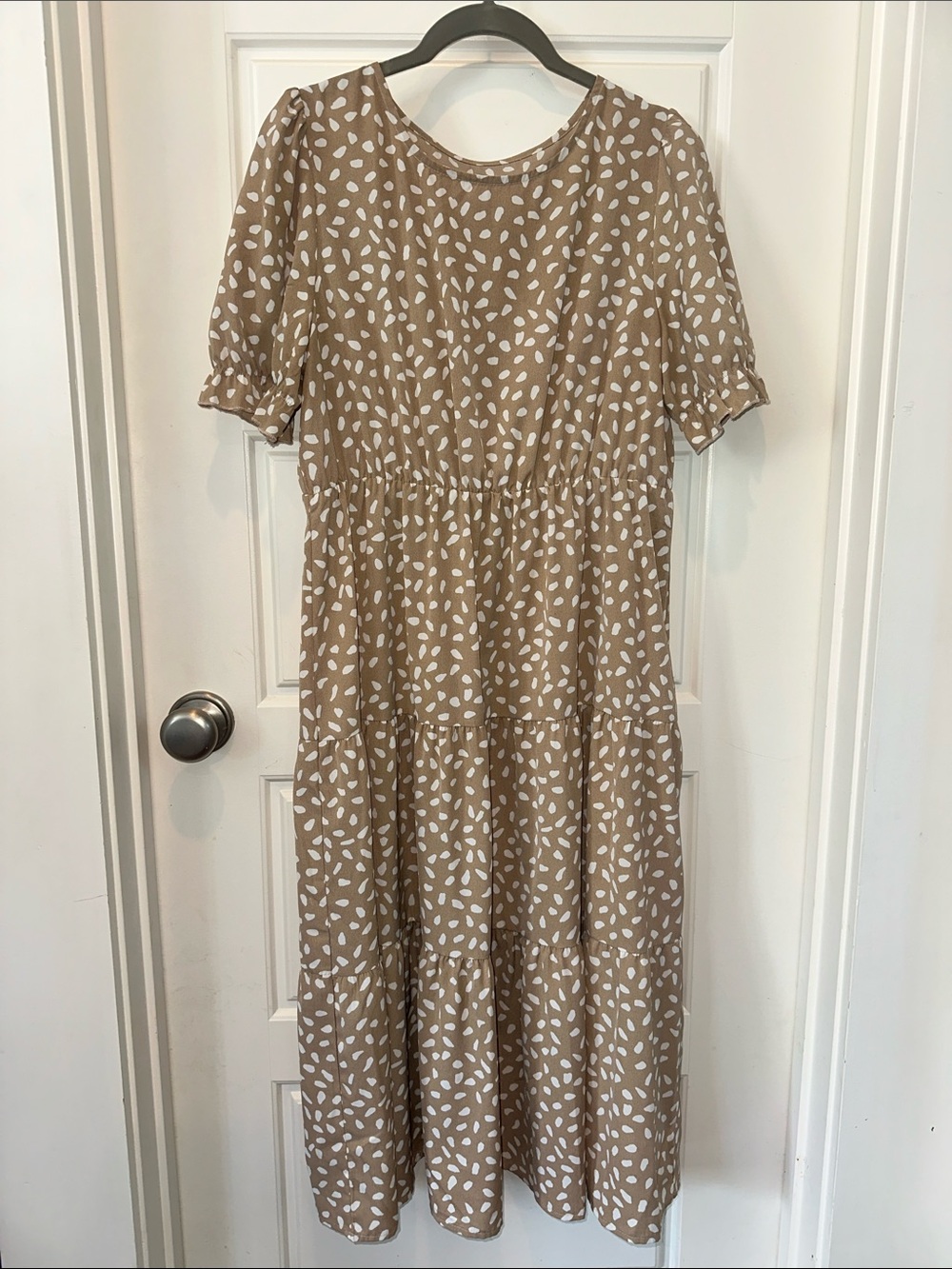 SHEIN Tan Midi Dress with White Leaf Print Tiered Skirt